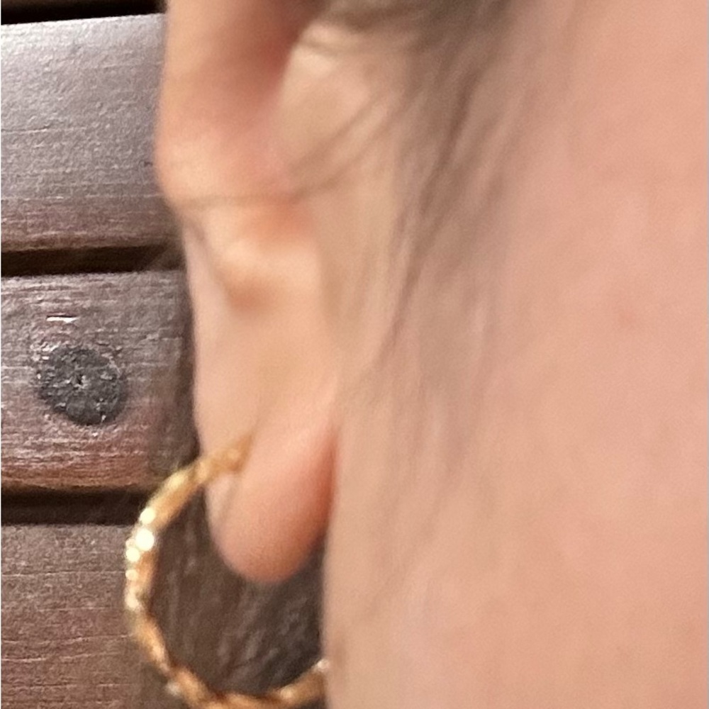 18k Gold Twisted Hoop Earrings 19mm - Picture 3 of 4